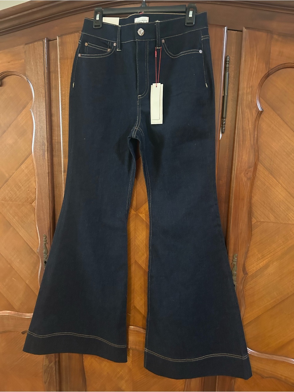 NWT Alice + Olivia High-Rise Black Flared Women's Jeans Size 28 # 2002 - Picture 3 of 6